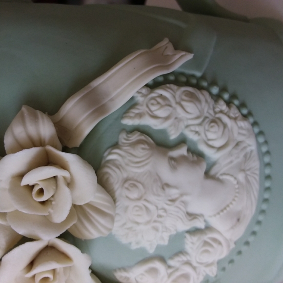 Stunning Porcelain Fully Functional Flower Watering Pot! - Picture 11 of 11